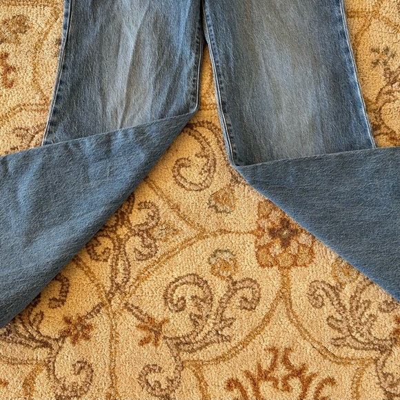 Levi’s Ribcage Bell - Picture 2 of 3